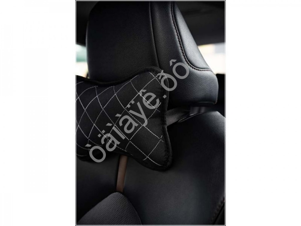 Подушка в авто из велюра, цвет черный/белый (2шт)