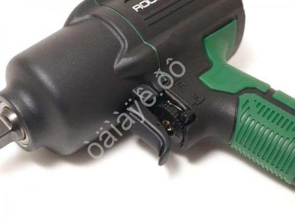 Пневмогайковерт ударный"Twin Hammer"с регул. усилия в облег. корпусе 1/2"+набор головок(17,19,21мм,1450Hм,7000об/мин,6.bar,198л/мин,вес2кг RockFORCE Пневмогайковерт ударный"Twin Hammer"с регул. усилия в облег. корпусе 1/2"+набор головок(17,19,21мм,1450Hм,7000об/мин,6.bar,198л/мин,вес2кг RockFORCE